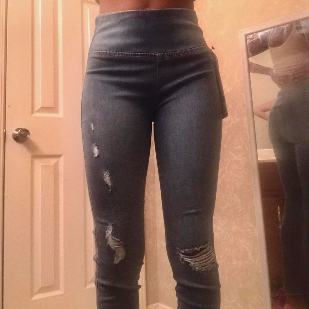 Pull-on Skinny Blue Rewash Brand Jeans.